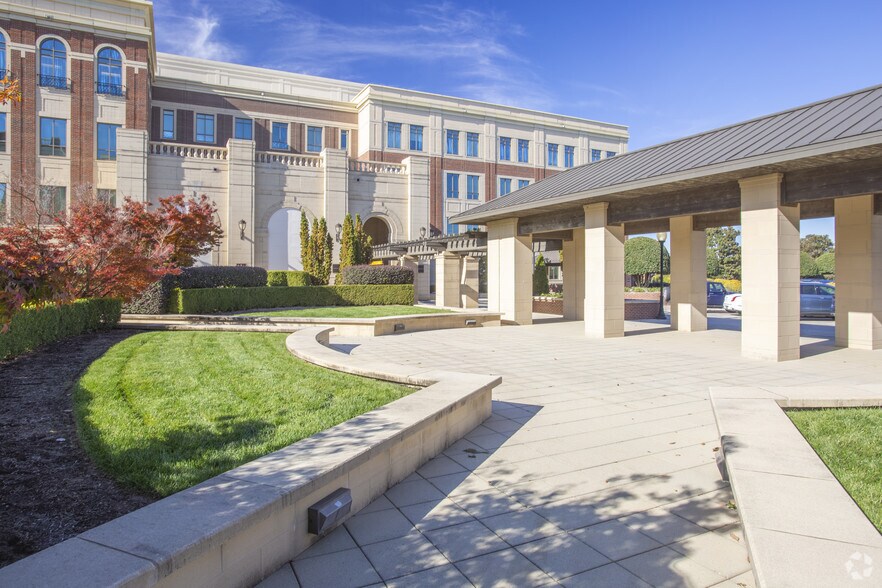 More Photos Of 320 E Main St, Spartanburg Office For Lease