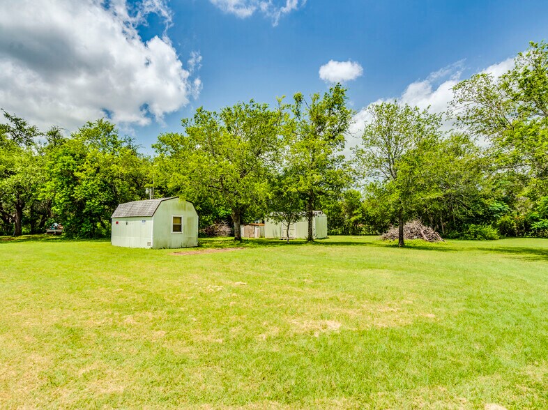 More Photos Of 12900 Lowden Ln, Manchaca Flex For Sale