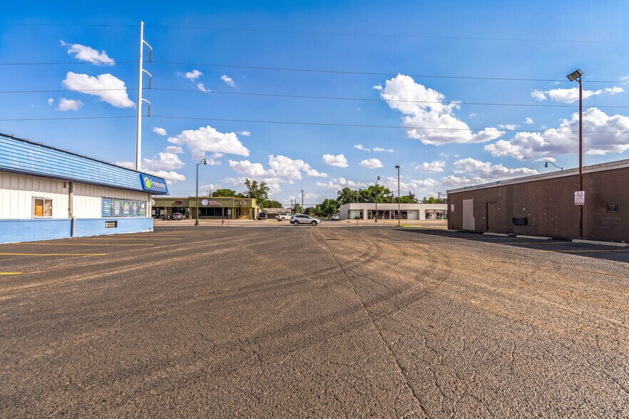 More Photos Of 2406 34th St, Lubbock Office For Sale