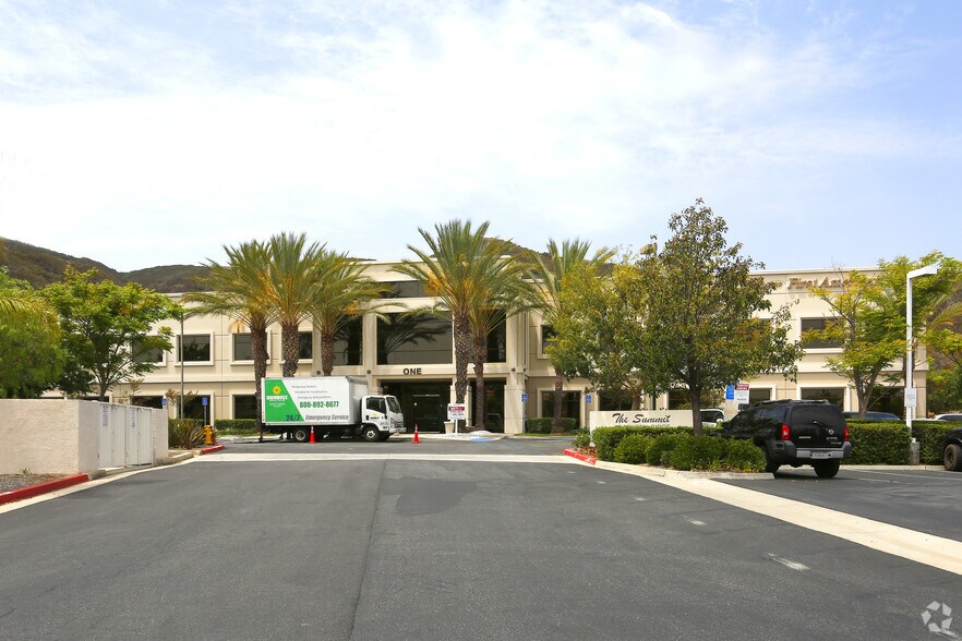 More Photos Of 1 Ridgegate, Temecula Office For Lease