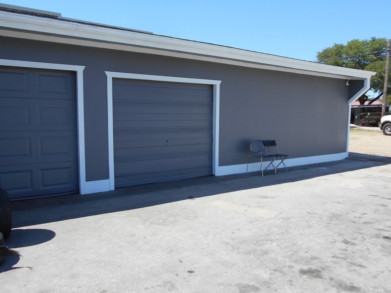 More Photos Of 315 N Locust St, Denton Restaurant For Sale