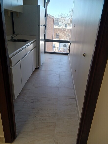 More Photos Of 880 N York Rd, Elmhurst Medical For Lease