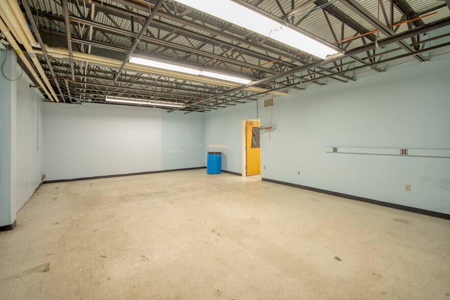 More Photos Of 119 Herbert St, Framingham Manufacturing For Lease
