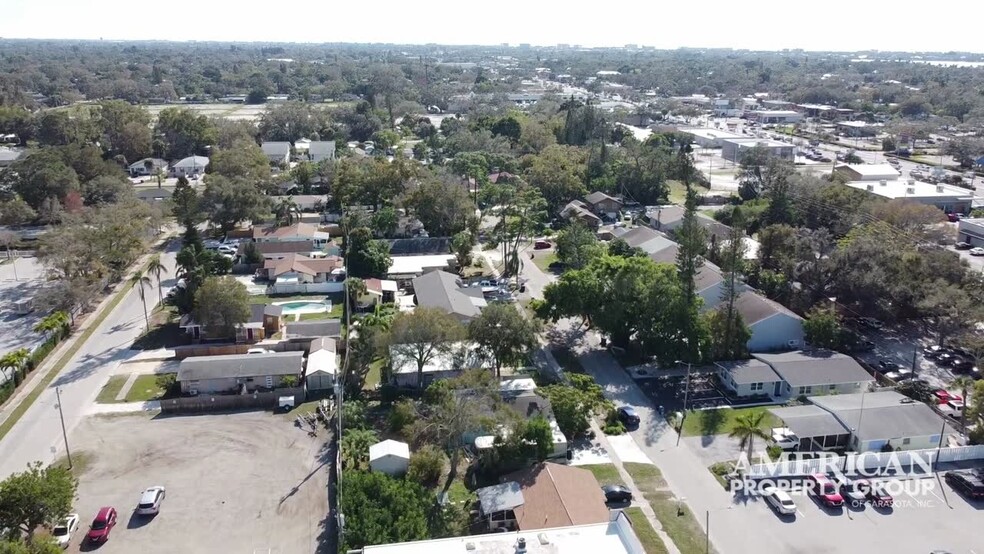 Primary Photo Of 2048 Bee Ridge Rd, Sarasota Storefront Retail Residential For Sale