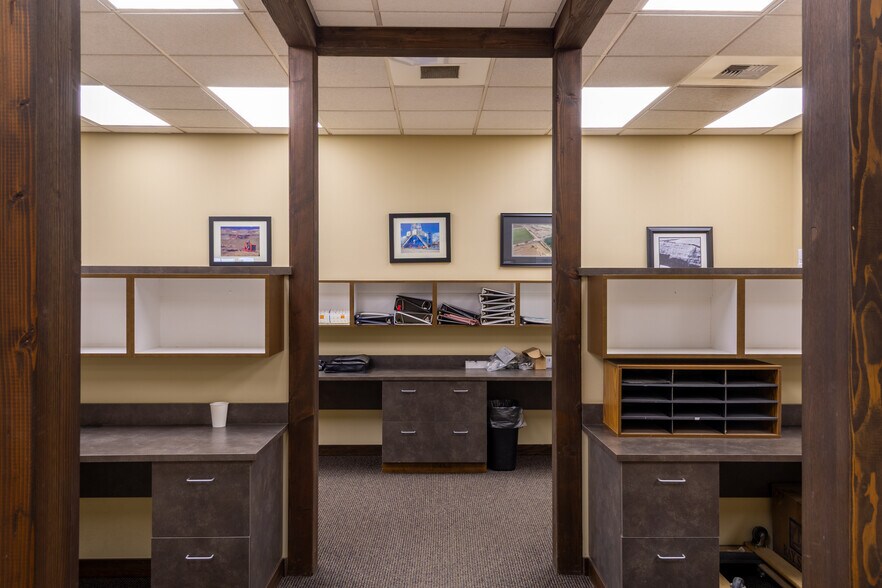 More Photos Of 3860 Helberg Dr, Helena Service For Lease