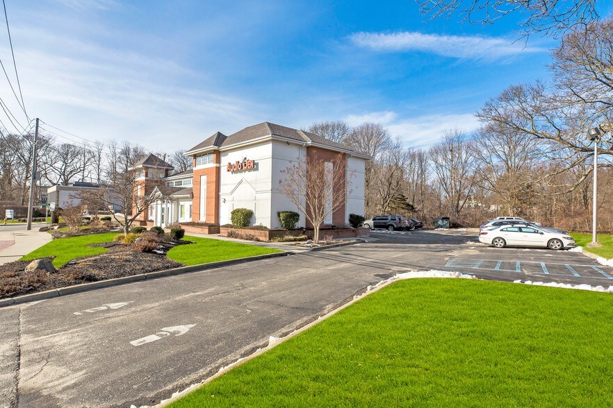 More Photos Of 2845 Middle Country Rd, Lake Grove Storefront Retail Office For Sale