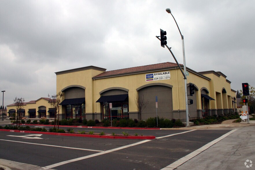 More Photos Of 7015 N West Ave, Fresno Drugstore For Lease