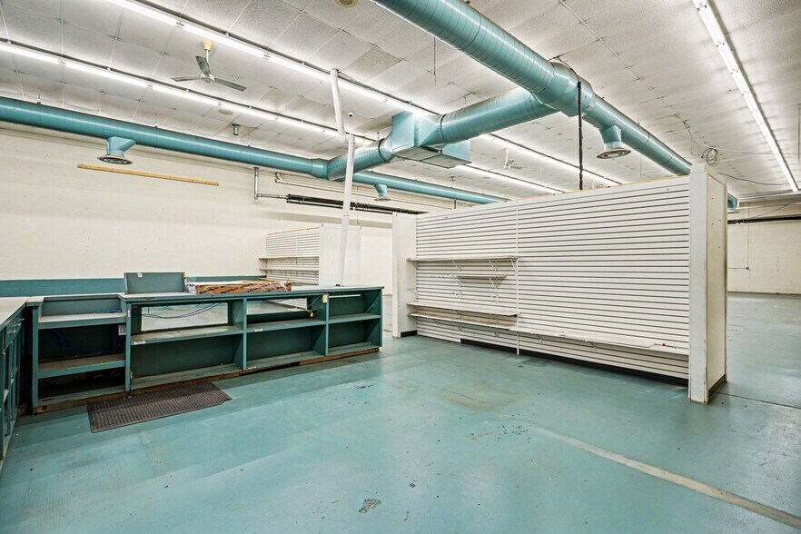 More Photos Of 1834 Bagwell St, Flint Warehouse For Sale