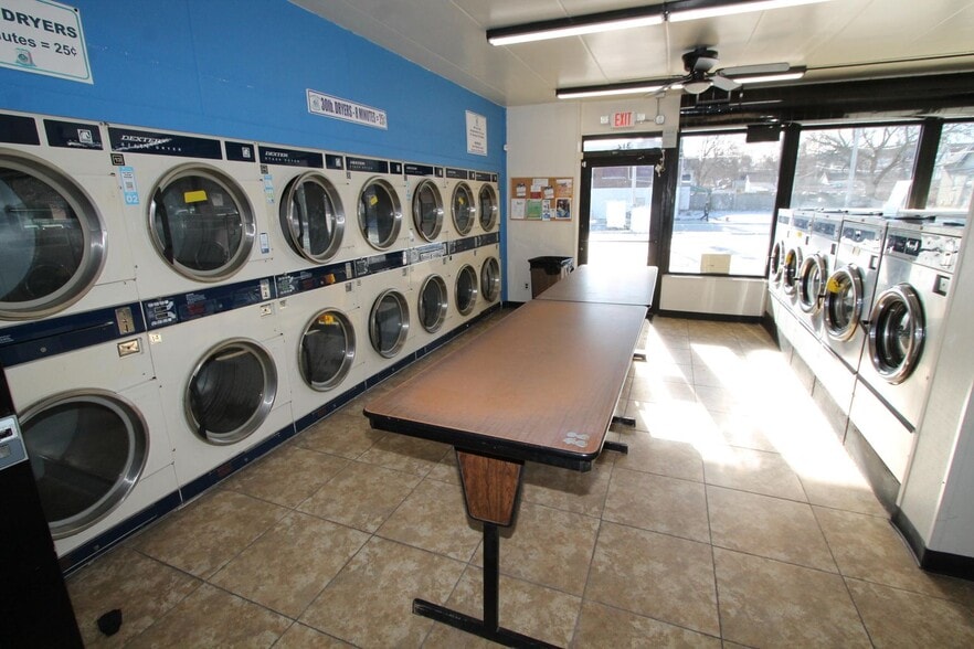 More Photos Of 312 W Keefe Ave, Milwaukee General Retail For Sale