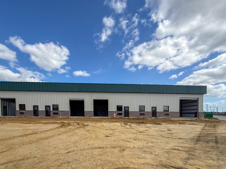 More Photos Of 7123 Cross County Rd, North Charleston Industrial For Lease