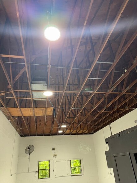 More Photos Of 4131 Lenox Ave, Jacksonville Warehouse For Lease