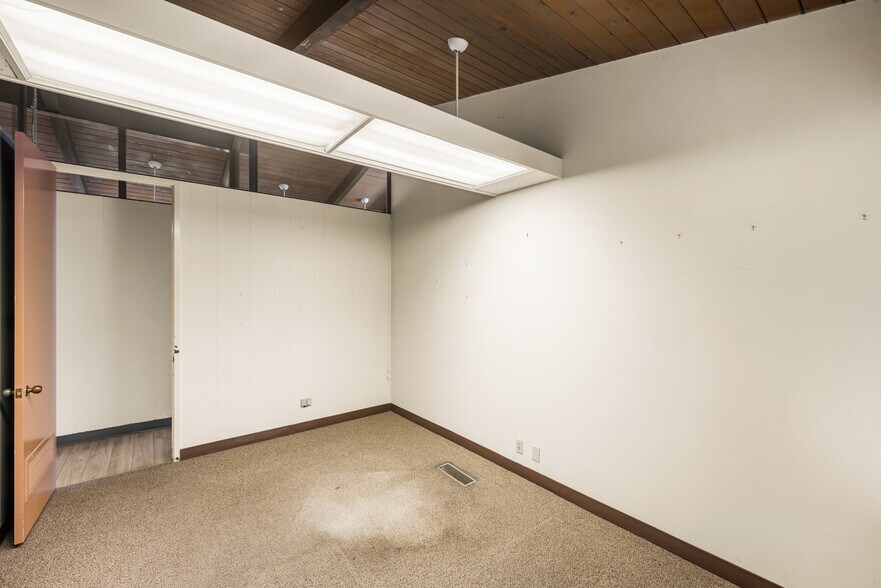 More Photos Of 1661 E Chapman Ave, Fullerton Office For Sale