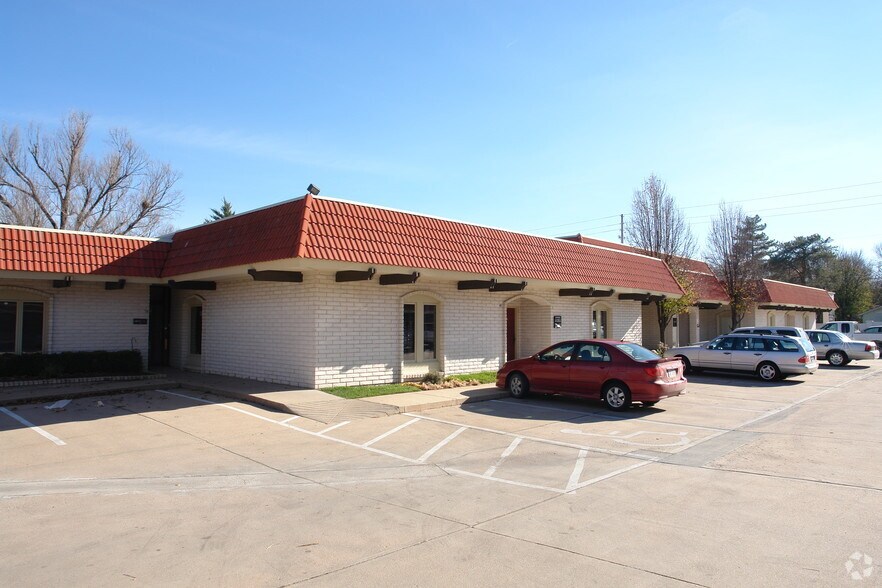 More Photos Of 8150 E Douglas Ave, Wichita Office For Lease