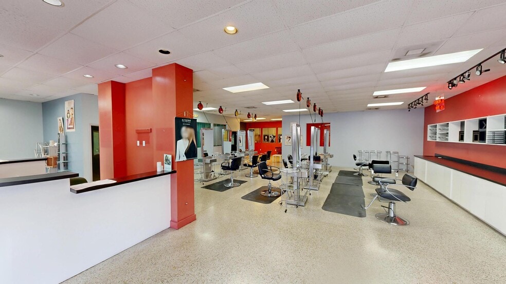 More Photos Of 225 N Ronald Reagan Blvd, Longwood General Retail For Sale