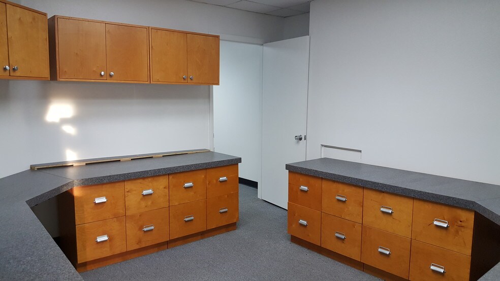 More Photos Of 1460 S McCall Rd, Englewood Medical For Sale