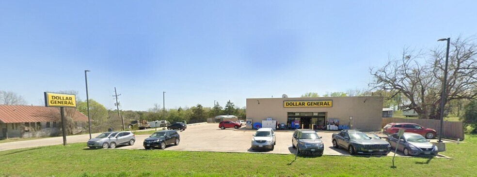 More Photos Of 122 S Hill St, Anderson General Retail For Sale