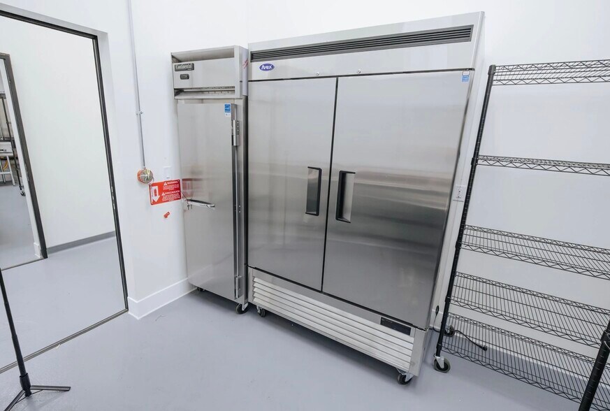 More Photos Of 17290 Newhope St, Fountain Valley Food Processing For Lease