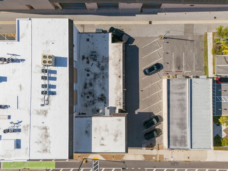 More Photos Of 2070-2074 Ringling Blvd, Sarasota Storefront Retail Office For Lease