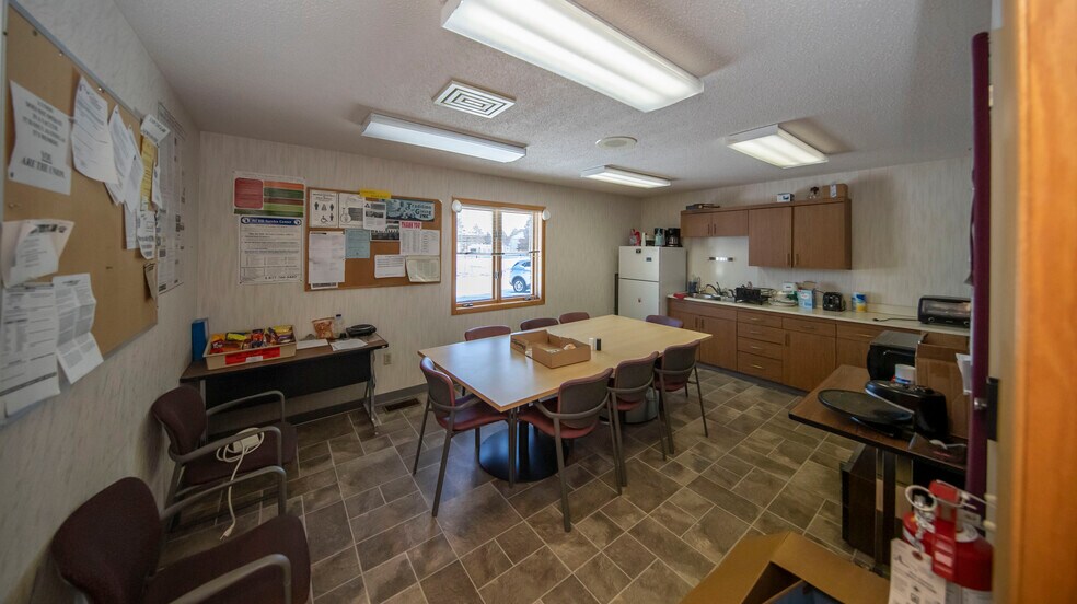 More Photos Of 337 Brady Ave, Caspian Office For Sale