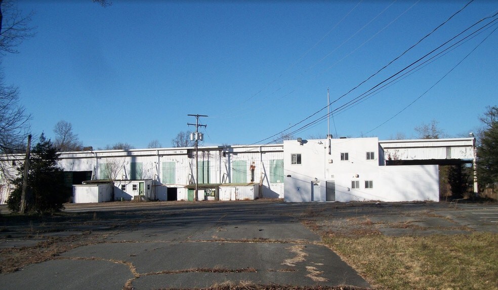 More Photos Of 8333 Zug Rd, Bowie Distribution For Sale