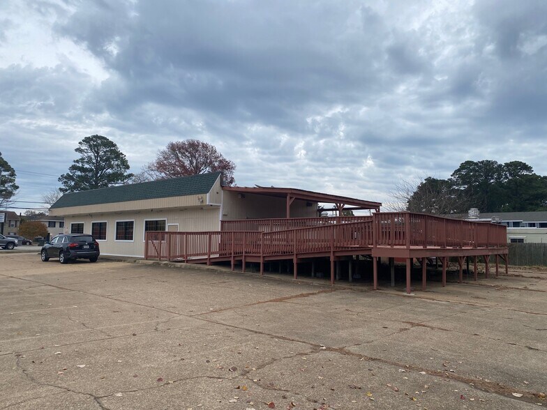 More Photos Of 1721 N King St, Hampton Daycare Center For Lease
