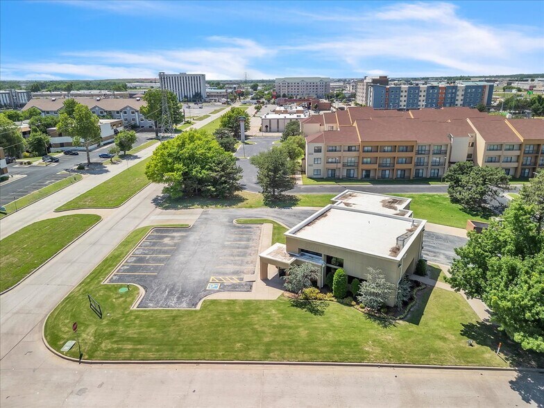 More Photos Of 809 Cornell Pky, Oklahoma City Storefront Retail Residential For Sale