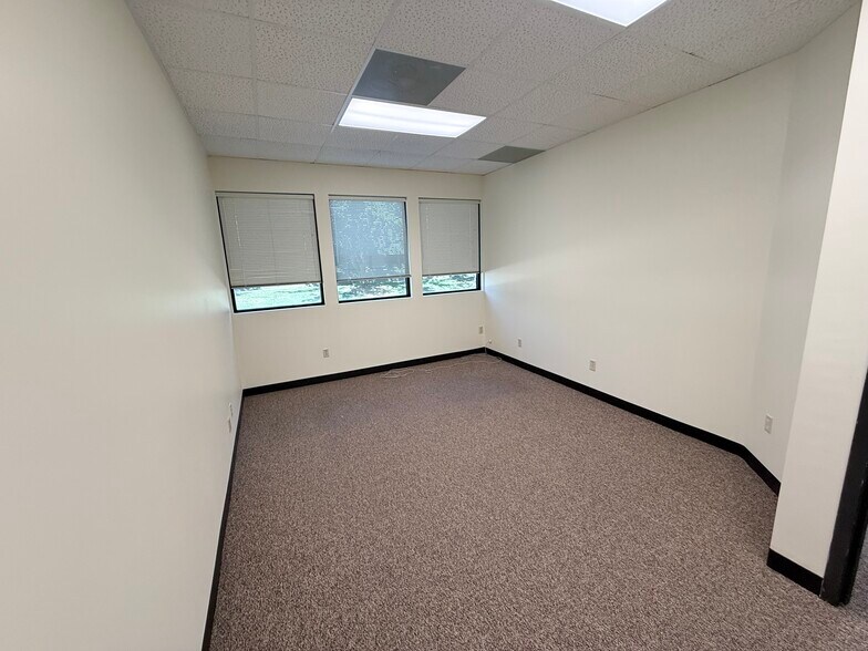 More Photos Of 1408 Fort Crook Rd, Bellevue Office For Sale