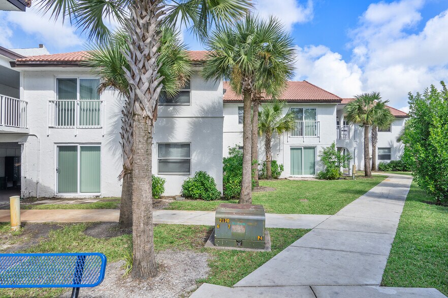 More Photos Of 700-728 SW 81st Ter, North Lauderdale Apartments For Sale