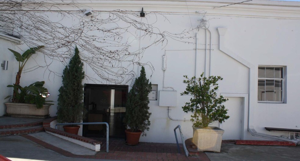 More Photos Of 8069-8071 Beverly Blvd, Los Angeles Storefront For Lease