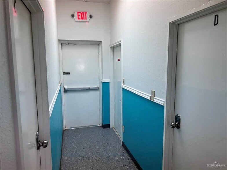 More Photos Of 809 N Ware Rd, McAllen General Retail For Sale