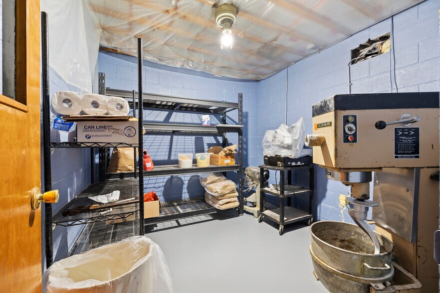 More Photos Of 51 N Liberty St, Alexandria Restaurant For Sale