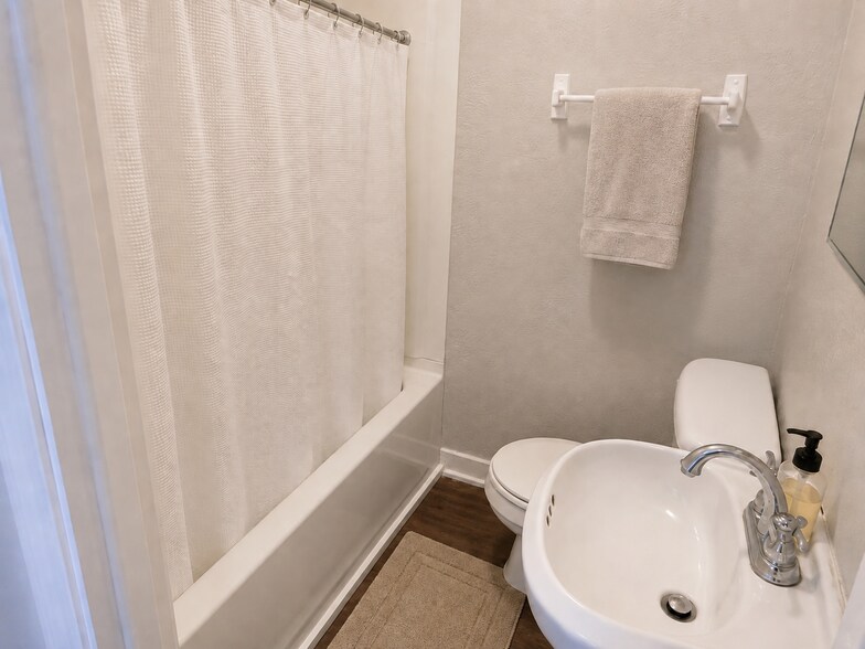 More Photos Of 419 Belmont Ave, Shelbyville Multifamily For Sale