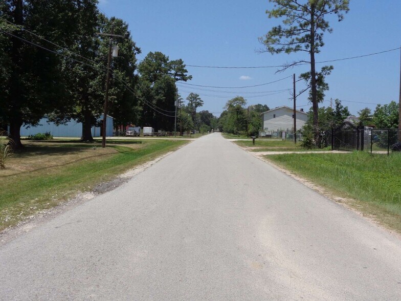 More Photos Of 16911 Pickering Rd, Conroe Warehouse For Sale