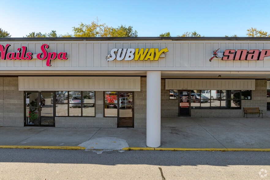 More Photos Of 125 Westbrook Rd, Essex Storefront For Sale