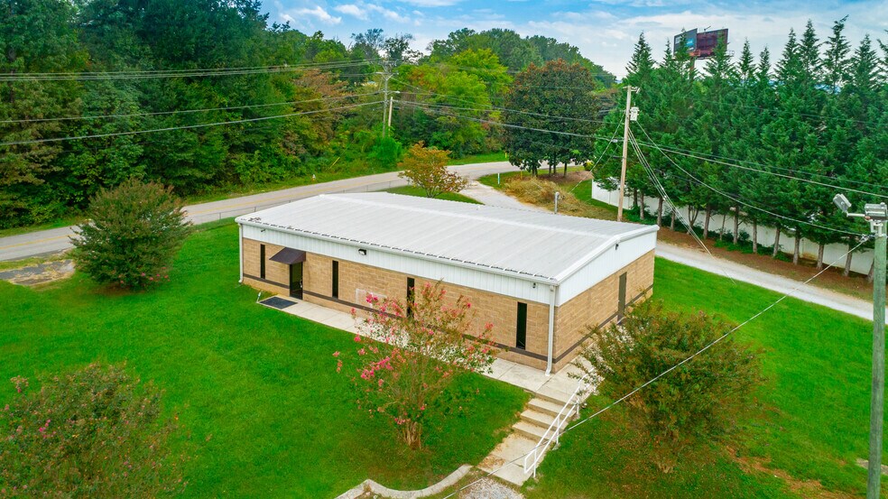 More Photos Of 4913 Adams Rd, Hixson Showroom For Sale