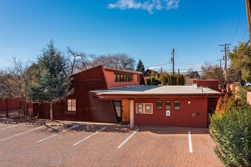 More Photos Of 45 Birch Blvd, Sedona Medical For Lease