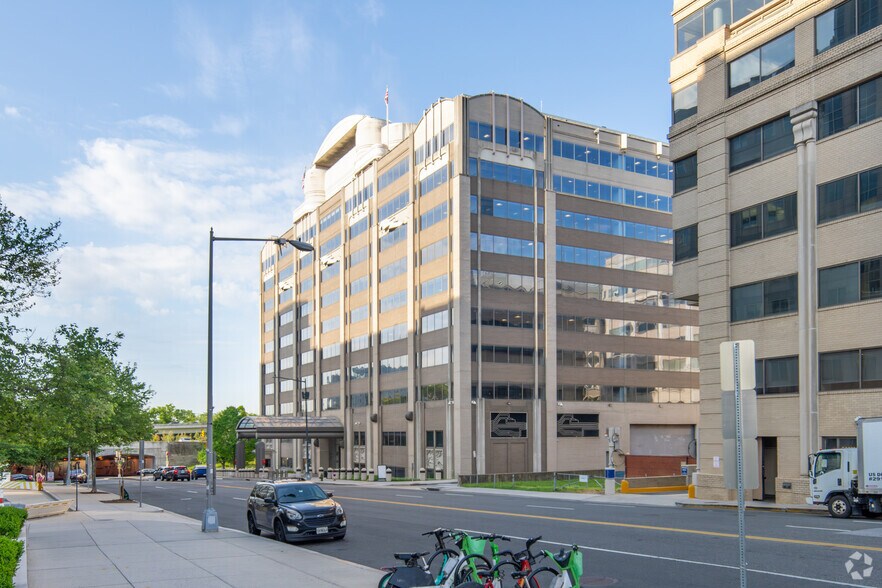 More Photos Of 445 12th St SW, Washington Office For Lease