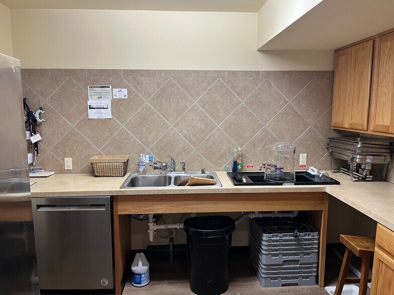 More Photos Of 8011 Keene Rd, West Richland General Retail For Lease