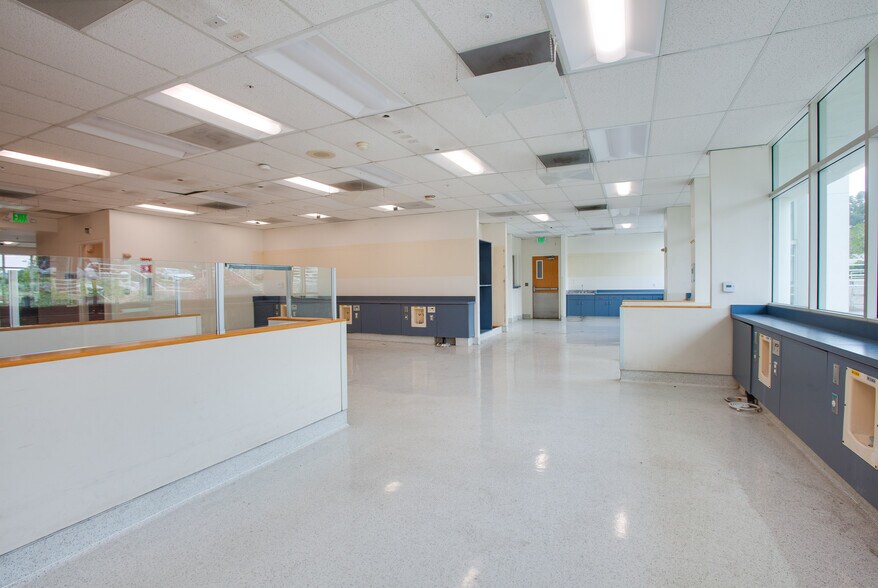 More Photos Of 14901 Rinaldi St, Mission Hills Medical For Lease