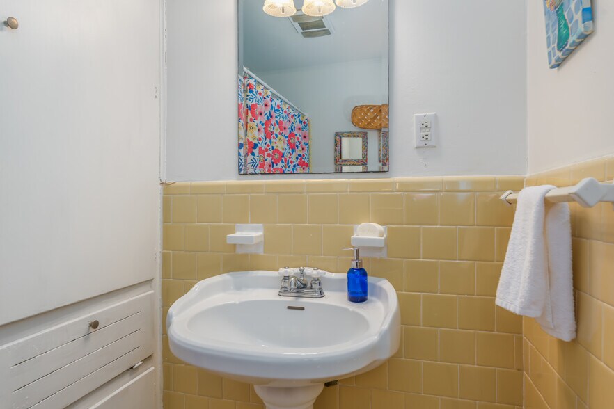 More Photos Of 401 E Bridge St, Wetumpka Specialty For Sale