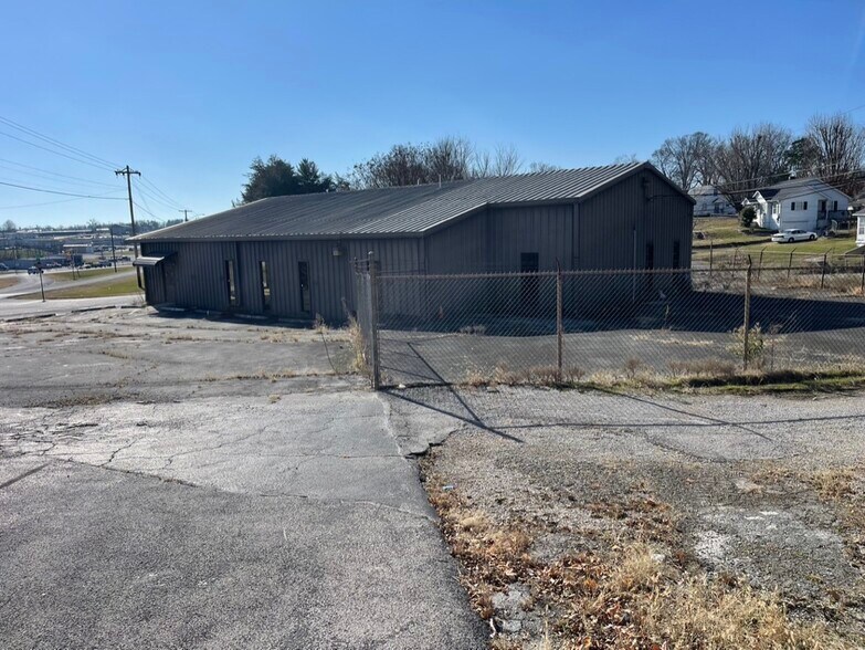 More Photos Of 2008 S Main St, Columbia Medical For Sale