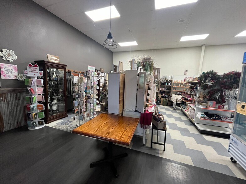 More Photos Of 704 E C St, Valentine Restaurant For Sale