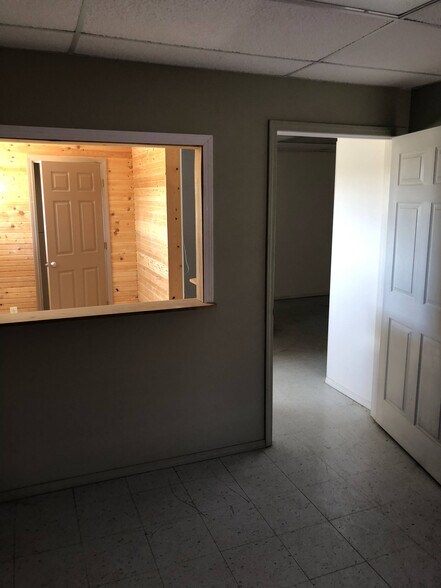 More Photos Of 2016 N Westwood Blvd, Poplar Bluff Freestanding For Sale