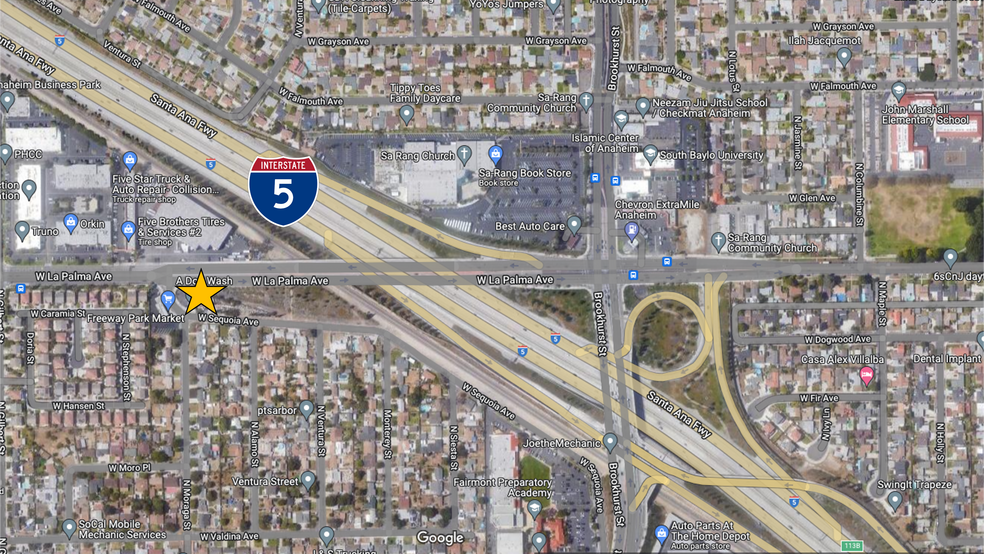 More Photos Of 2329-2335 W Sequoia Ave, Anaheim Storefront Retail Office For Lease