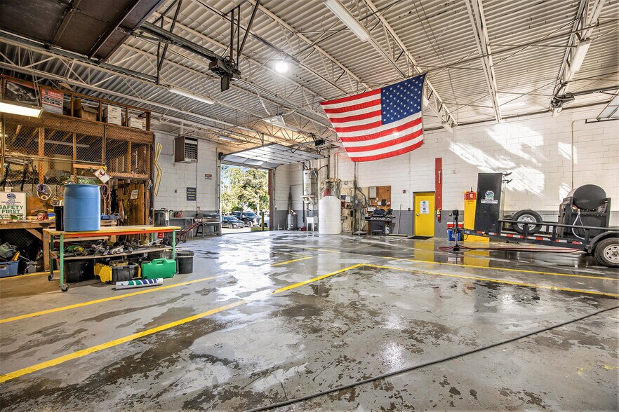 Primary Photo Of 4625 Stonegate Industrial Blvd, Stone Mountain Industrial For Sale