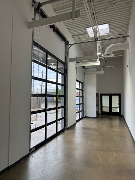 More Photos Of 4746 Memphis St, Dallas Light Distribution For Lease