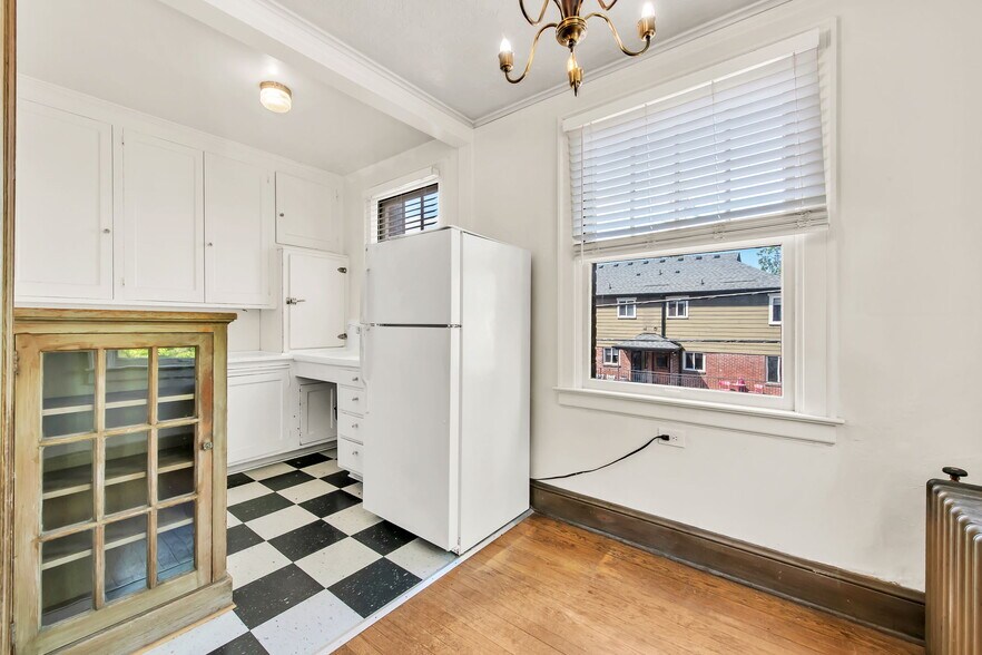 More Photos Of 1323 NW 23rd Ave, Portland Apartments For Sale