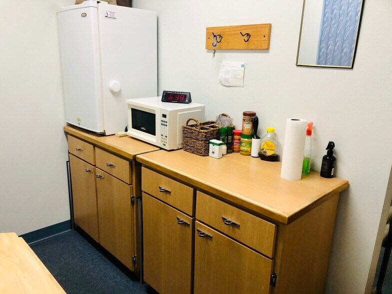 More Photos Of 214 Pasadena Ave S, Saint Petersburg Office For Lease