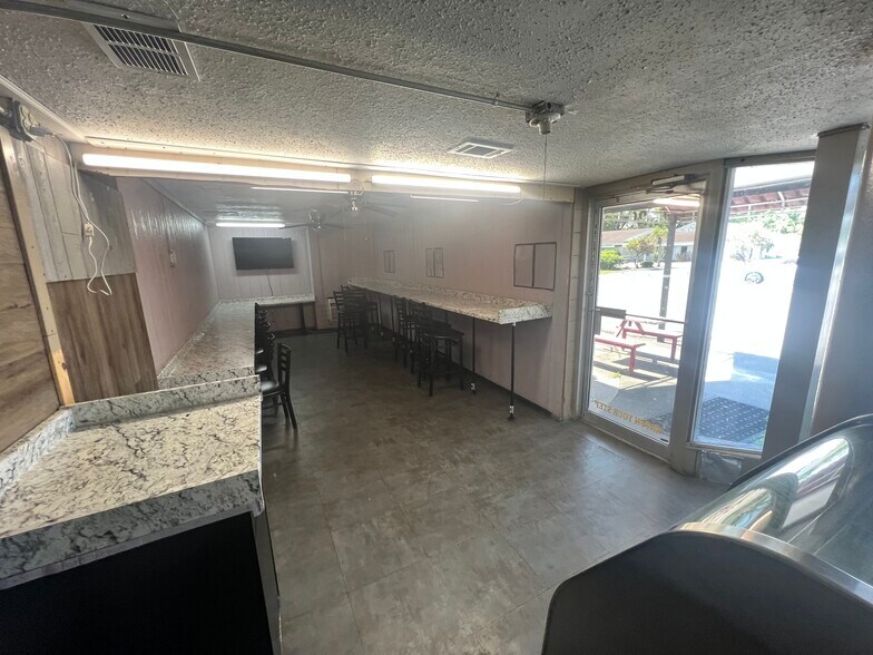 More Photos Of 5830 Gall Blvd, Zephyrhills Restaurant For Sale