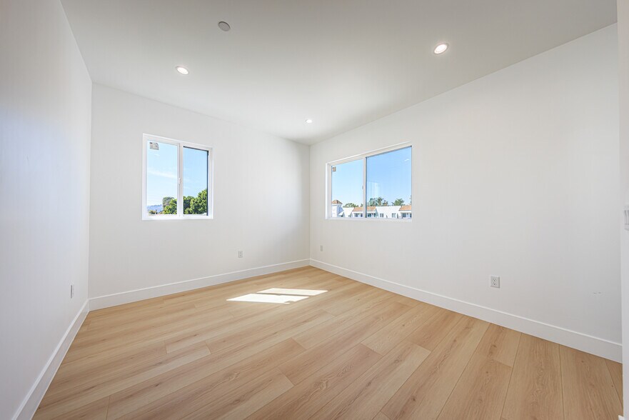 More Photos Of 2424 S West View St, Los Angeles Multifamily For Sale